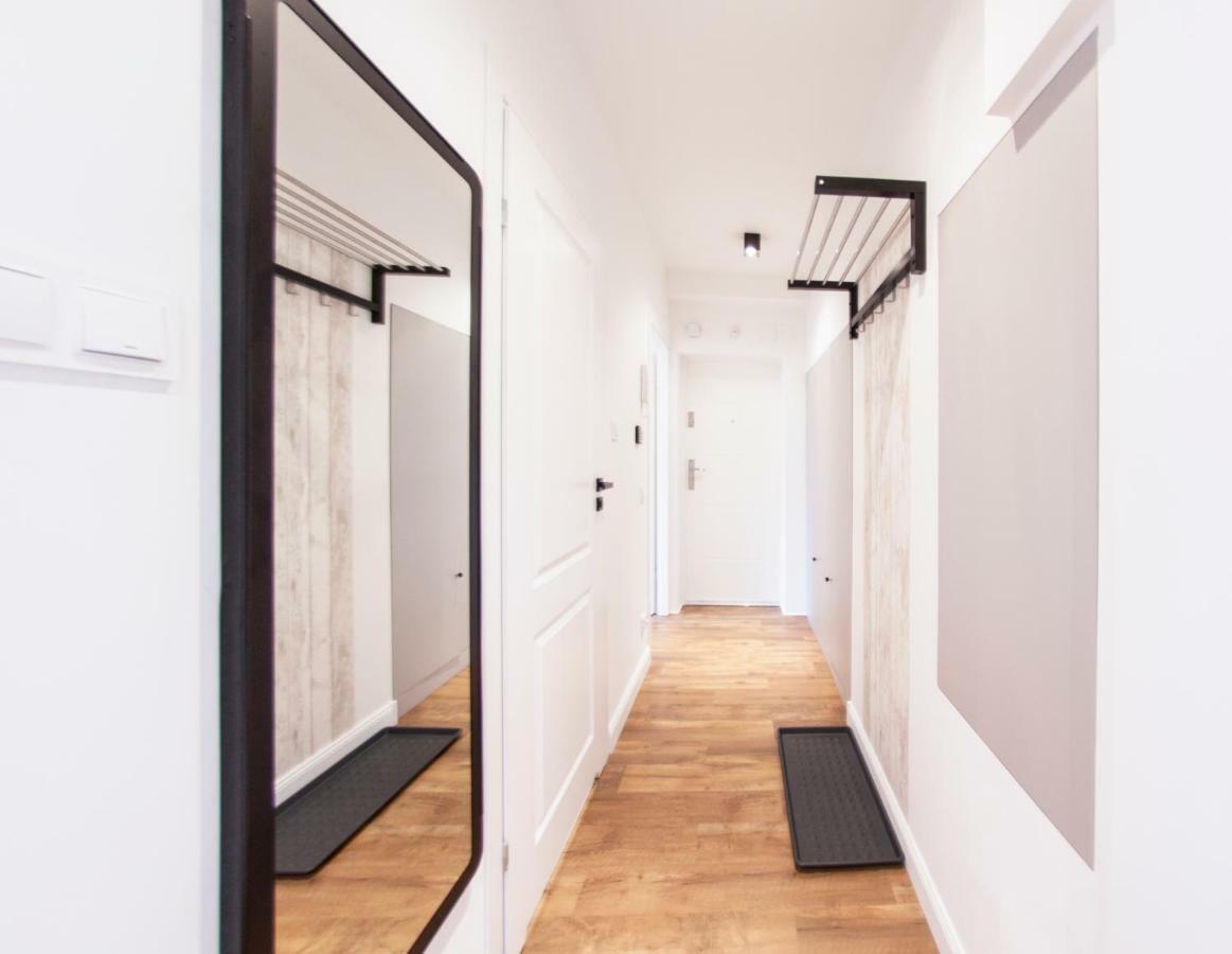 Family Luxury Comfort Old Town Apartament, 1-8, 2 Sypialnie I Salon, Parking W Cenie 格但斯克 外观 照片