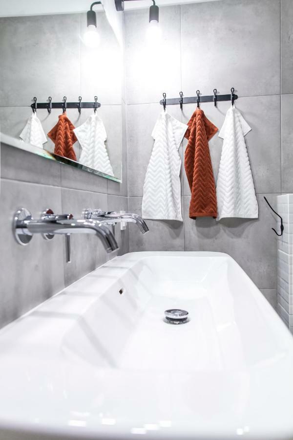 Family Luxury Comfort Old Town Apartament, 1-8, 2 Sypialnie I Salon, Parking W Cenie 格但斯克 外观 照片